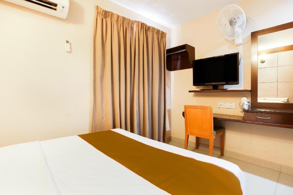 Sejati Hotel Sitiawan Luaran gambar