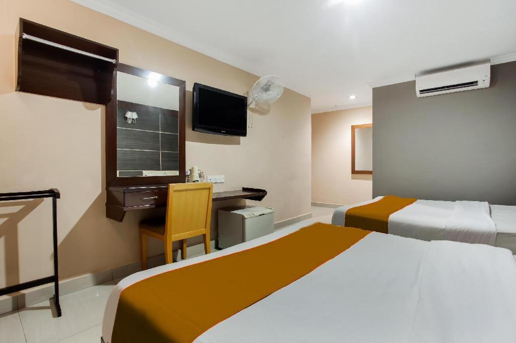 Sejati Hotel Sitiawan Luaran gambar