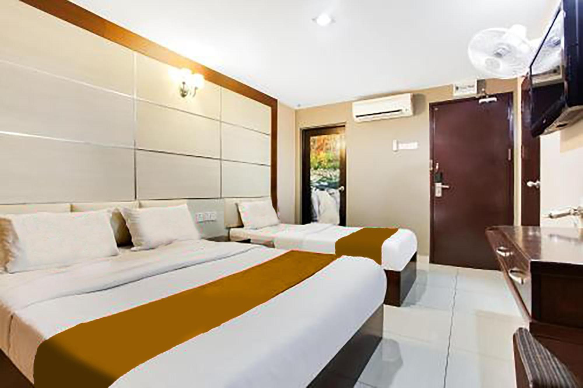 Sejati Hotel Sitiawan Luaran gambar